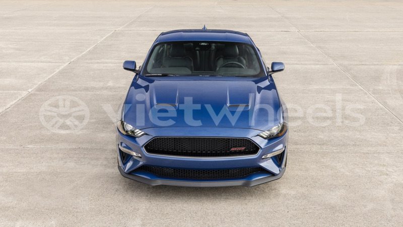 Big with watermark ford ford mustang hanoi saigon 46198