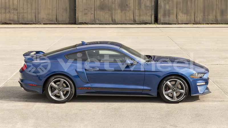 Big with watermark ford ford mustang hanoi saigon 46198