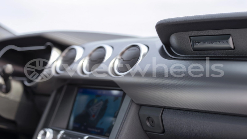 Big with watermark ford ford mustang hanoi saigon 46198