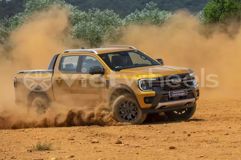 Big with watermark ford ranger hanoi saigon 46199