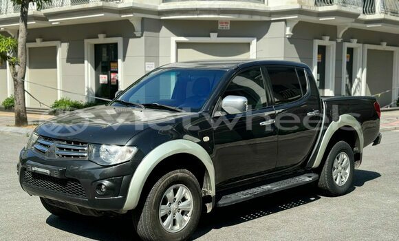 Mua Đã sử dụng Mitsubishi Triton Xe ô tô Mua Đã sử dụng Mitsubishi Triton Xe ô tô
