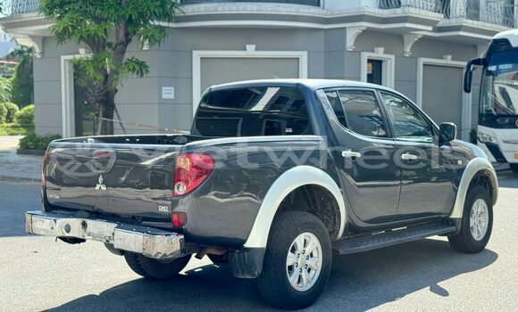 Mua Đã sử dụng Mitsubishi Triton Xe ô tô Mua Đã sử dụng Mitsubishi Triton Xe ô tô