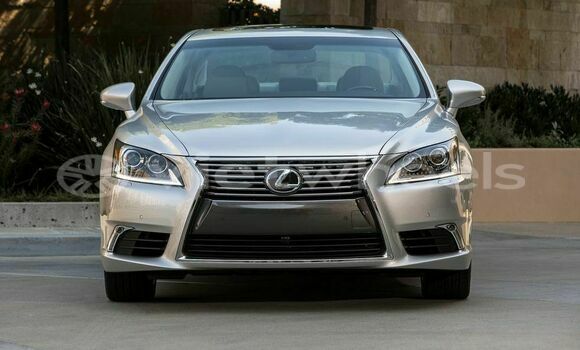 Mua Mới Lexus LS460 Xe ô tô Mua Mới Lexus LS460 Xe ô tô