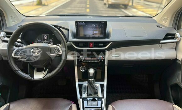Buy Used Toyota VELOZ Car Buy Used Toyota VELOZ Car