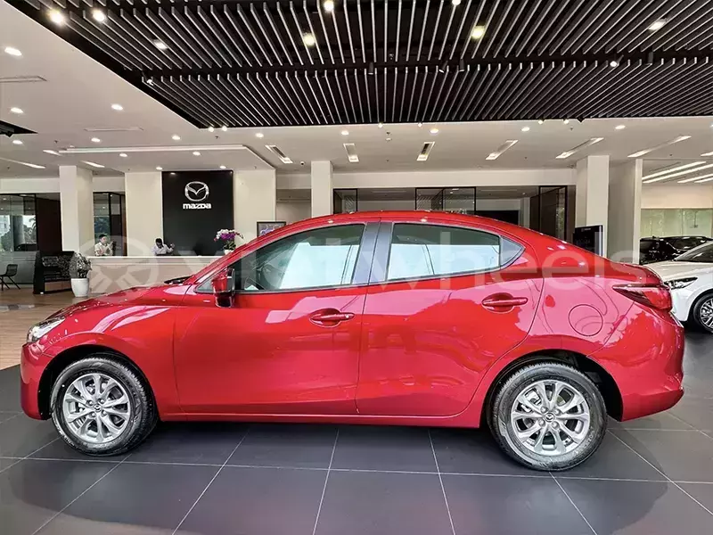 Big with watermark mazda 2 hanoi saigon 46336