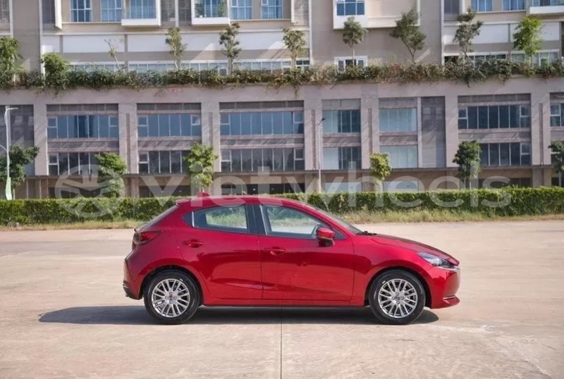 Big with watermark mazda 2 hanoi saigon 46339