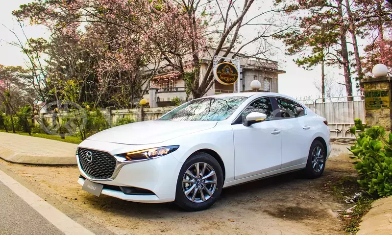 Big with watermark mazda 3 deluxe hanoi saigon 46344