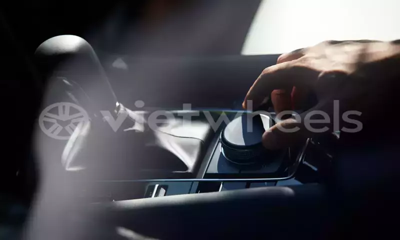 Big with watermark mazda 3 deluxe hanoi saigon 46344