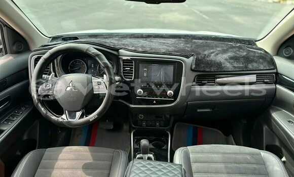 Mua Đã sử dụng Mitsubishi Outlander Xe ô tô Mua Đã sử dụng Mitsubishi Outlander Xe ô tô