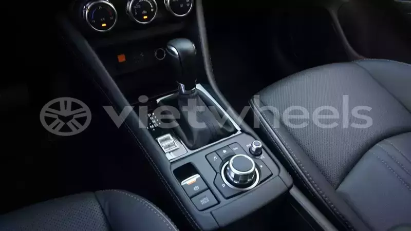 Big with watermark mazda cx3 hanoi saigon 46375