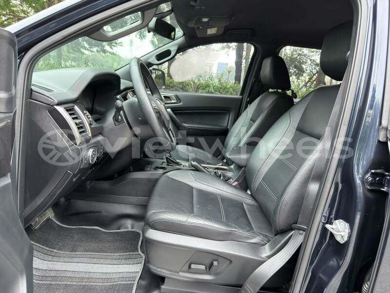 Big with watermark ford everest hung yen a sao 46453