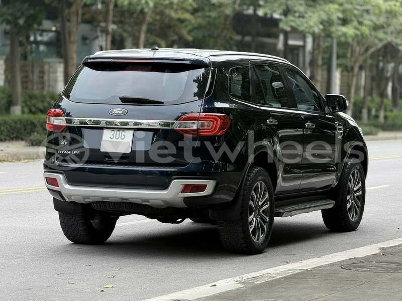 Big with watermark ford everest hung yen a sao 46453