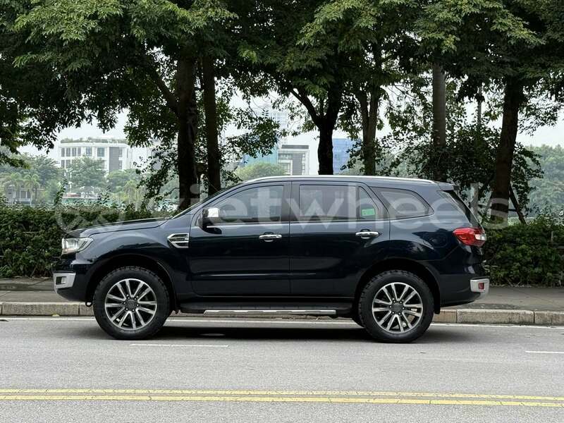 Big with watermark ford everest hung yen a sao 46453
