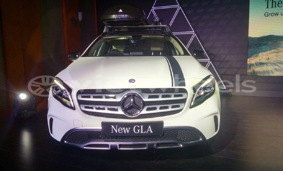 Mua Nhập khẩu Mercedes GLA Xe ô tô