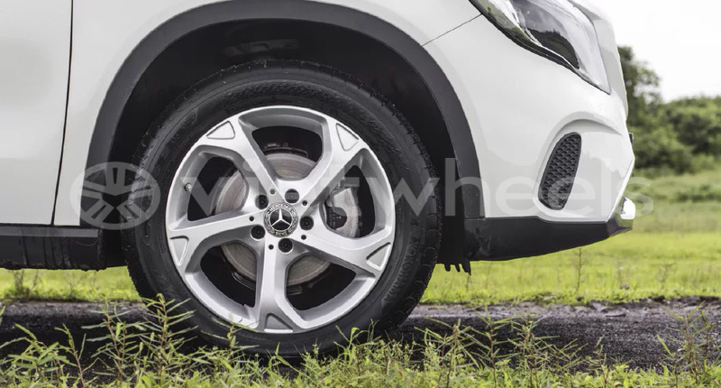 Big with watermark mercedes gla khanh hoa nha trang 46503