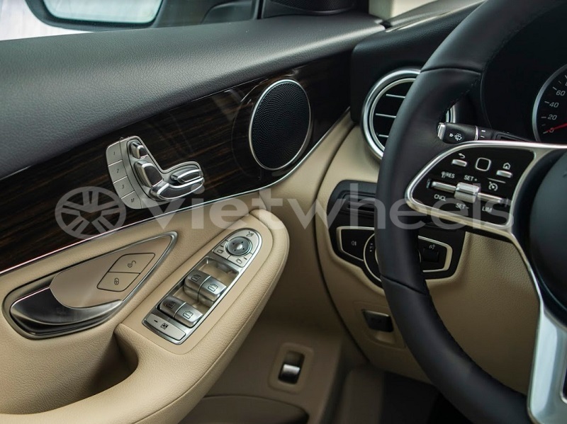 Big with watermark mercedes glc 200 khanh hoa nha trang 46512