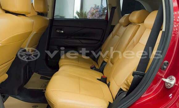 Mua Đã sử dụng Mitsubishi Outlander Xe ô tô Mua Đã sử dụng Mitsubishi Outlander Xe ô tô