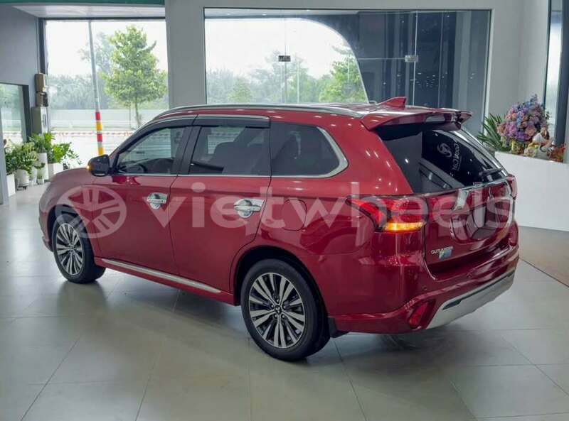 Big with watermark mitsubishi outlander quang tri a doi 46541