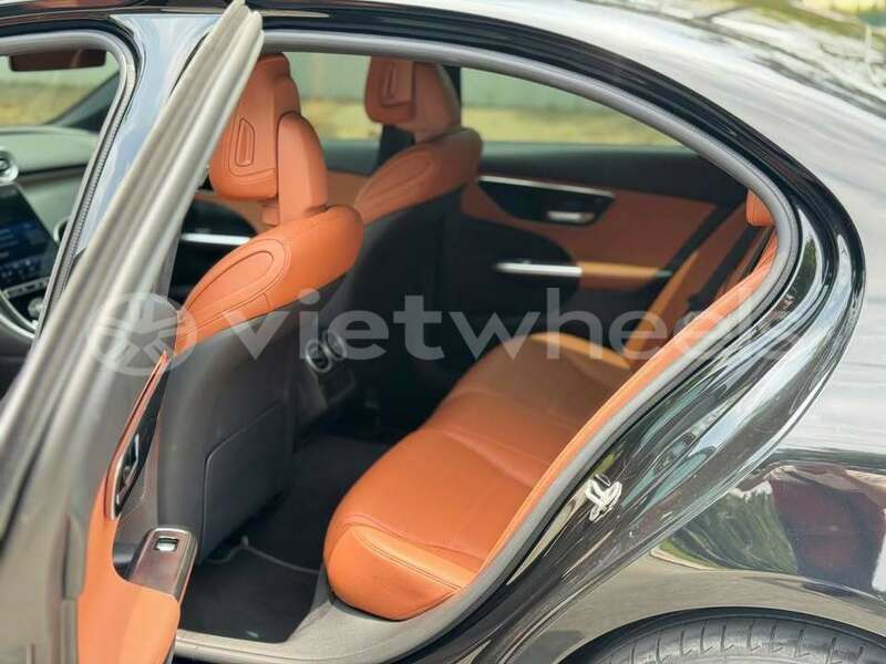 Big with watermark mercedes benz c class hue a luoi 2 46542
