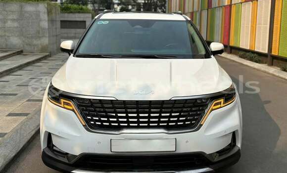 Buy Used Kia Carnival Car