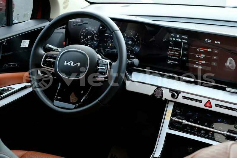 Big with watermark kia carnival ho chi minh 12 46595