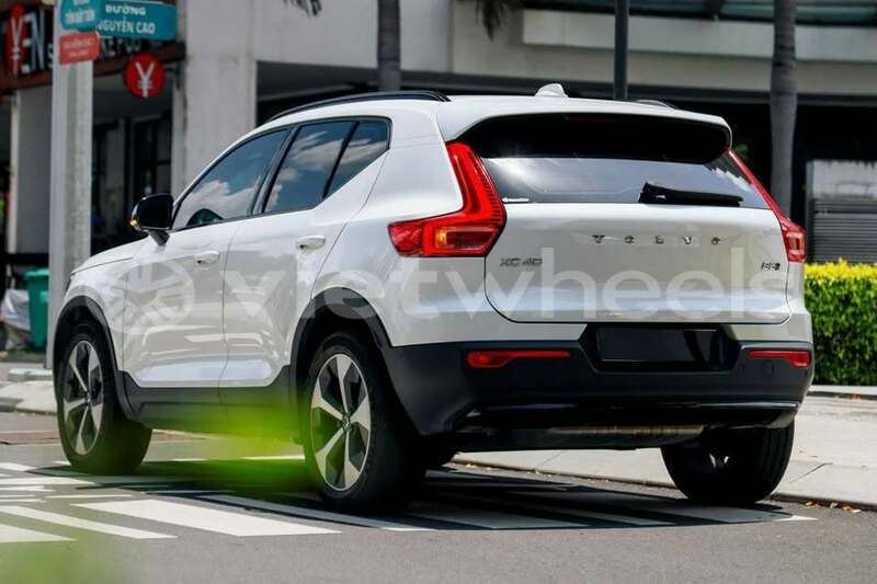 Big with watermark volvo xc40 hue an cuu 46610
