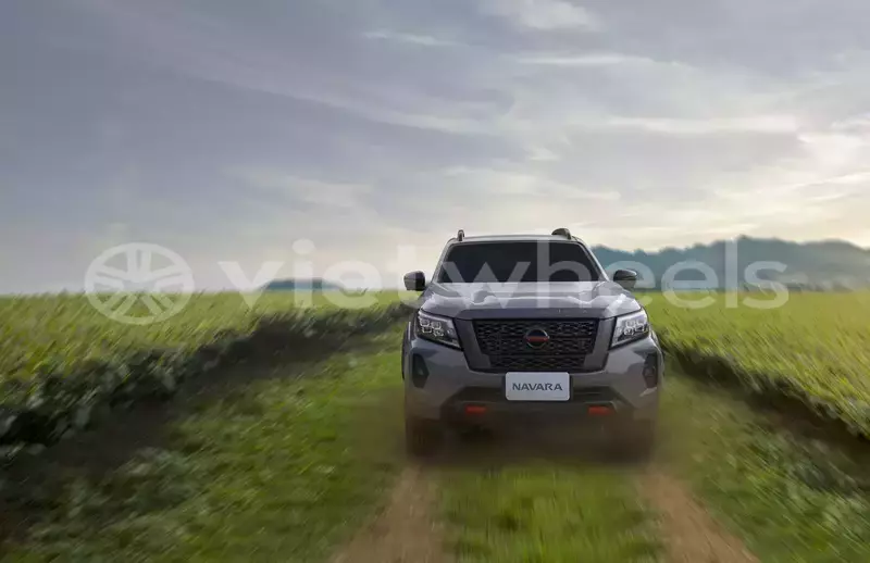 Big with watermark nissan navara hanoi saigon 46617