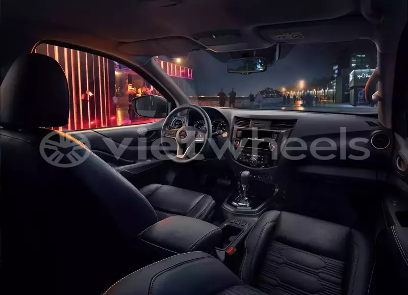 Big with watermark nissan navara hanoi saigon 46617