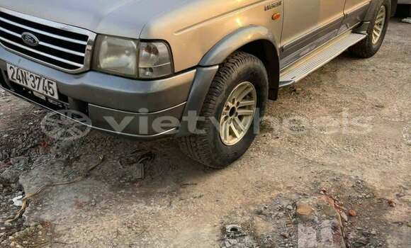 Buy Used Ford Everest Car