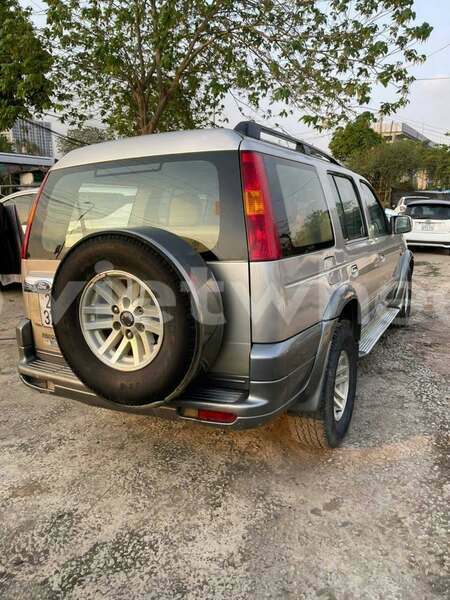 Big with watermark ford everest hung yen a sao 46636