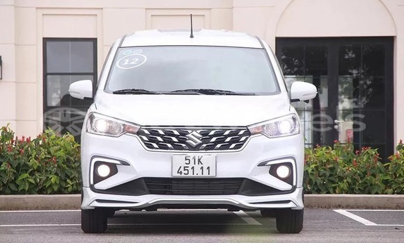 Mua Mới Suzuki Ertiga Xe ô tô Mua Mới Suzuki Ertiga Xe ô tô