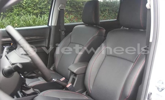 Mua Mới Suzuki Ertiga Xe ô tô Mua Mới Suzuki Ertiga Xe ô tô