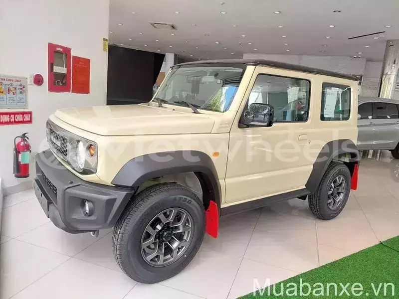 Big with watermark suzuki jimny hanoi saigon 46668