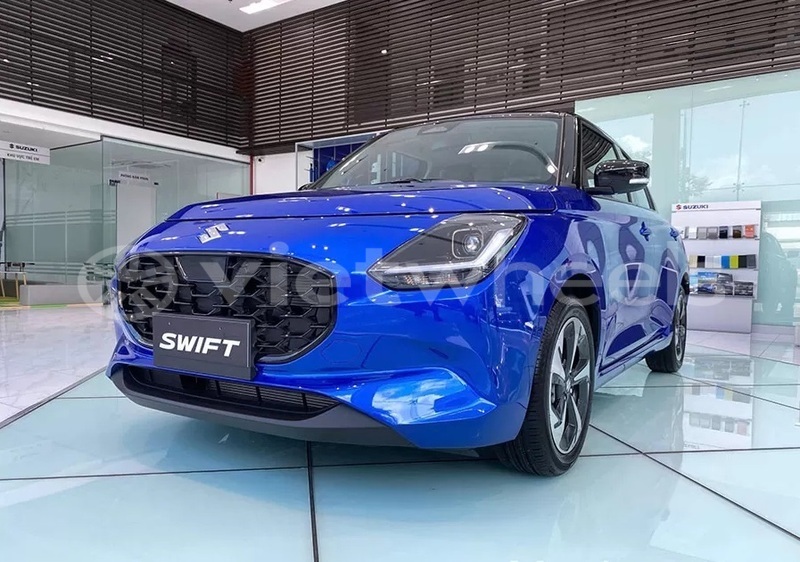Big with watermark suzuki swift hanoi saigon 46669