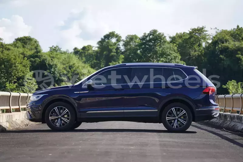 Big with watermark volkswagen tiguan hanoi saigon 46694