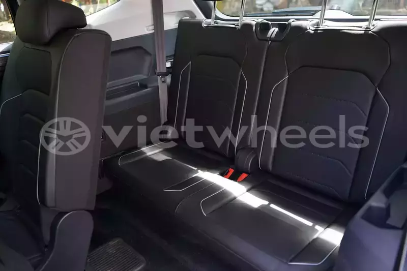 Big with watermark volkswagen tiguan hanoi saigon 46694