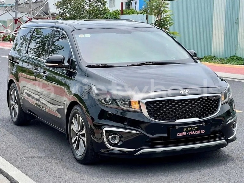 Big with watermark kia sedona hanoi saigon 46719