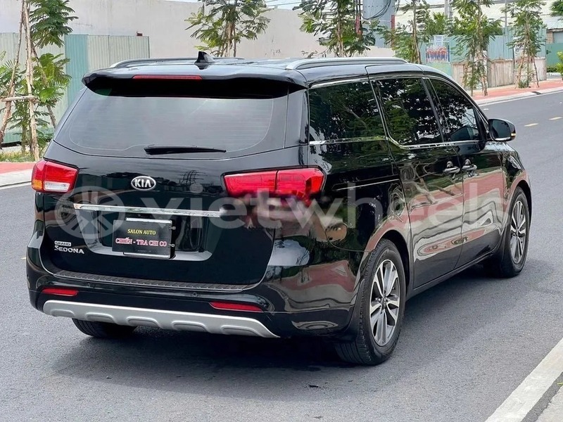Big with watermark kia sedona hanoi saigon 46719