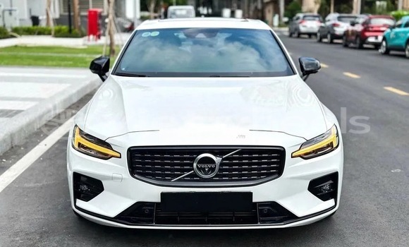 Buy Used Volvo S60 R-DESIGN Car Buy Used Volvo S60 R-DESIGN Car