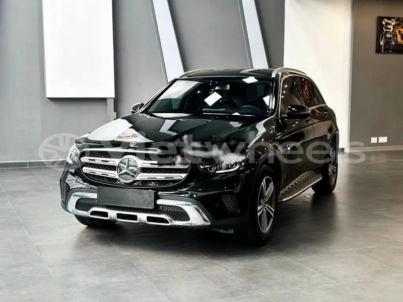Big with watermark mercedes glc 200 hanoi saigon 46722