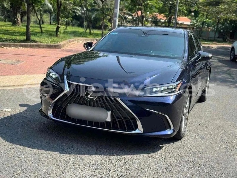 Big with watermark lexus es250 hanoi saigon 46724