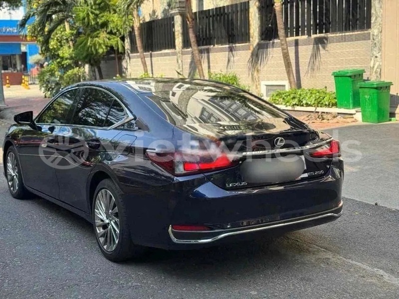 Big with watermark lexus es250 hanoi saigon 46724