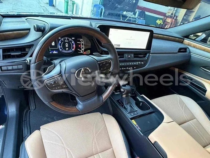 Big with watermark lexus es250 hanoi saigon 46724