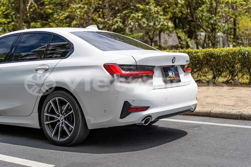 Big with watermark bmw 320i hanoi saigon 46748