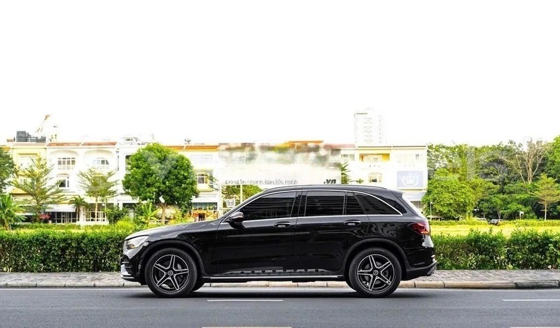 Big with watermark mercedes glc hanoi saigon 46752