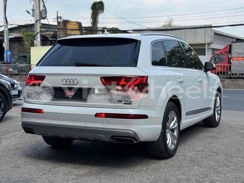 Big with watermark audi q7 hanoi saigon 46768