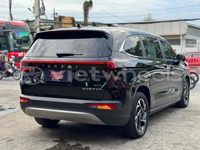 Big with watermark hyundai custin hanoi saigon 46771