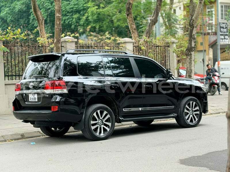 Big with watermark toyota land cruiser hue a luoi 5 46796