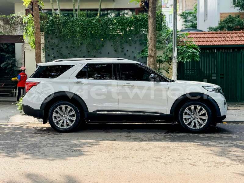 Big with watermark ford explorer hue a luoi 5 46798