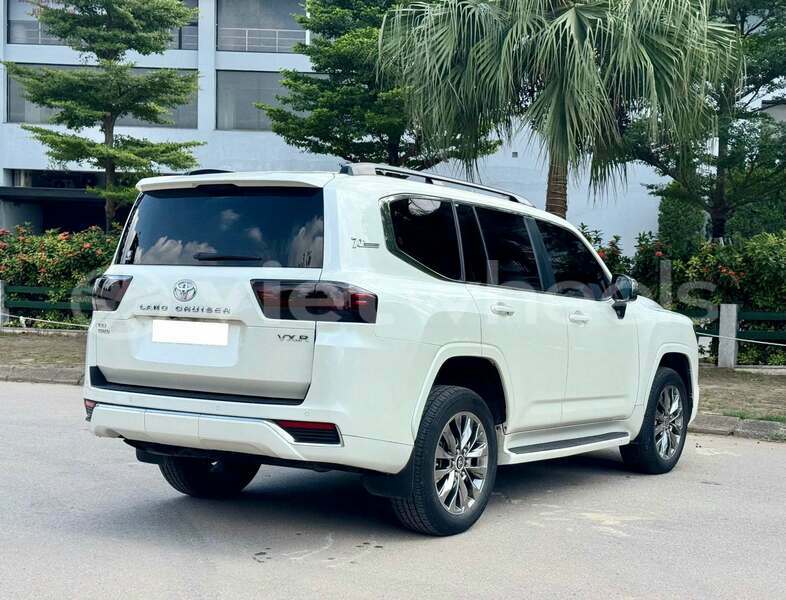 Big with watermark toyota land cruiser hue a luoi 1 46819